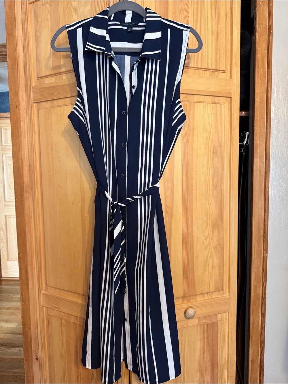 Tommy Hilfiger sleeveless shirt dress